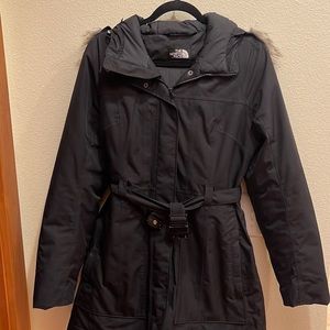 Women's The North Face medium length belted jacket with fur hood Medium Black